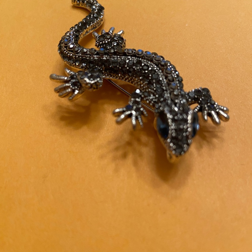 Lizard Rhinestone Brooch pin - Picture 3 of 4
